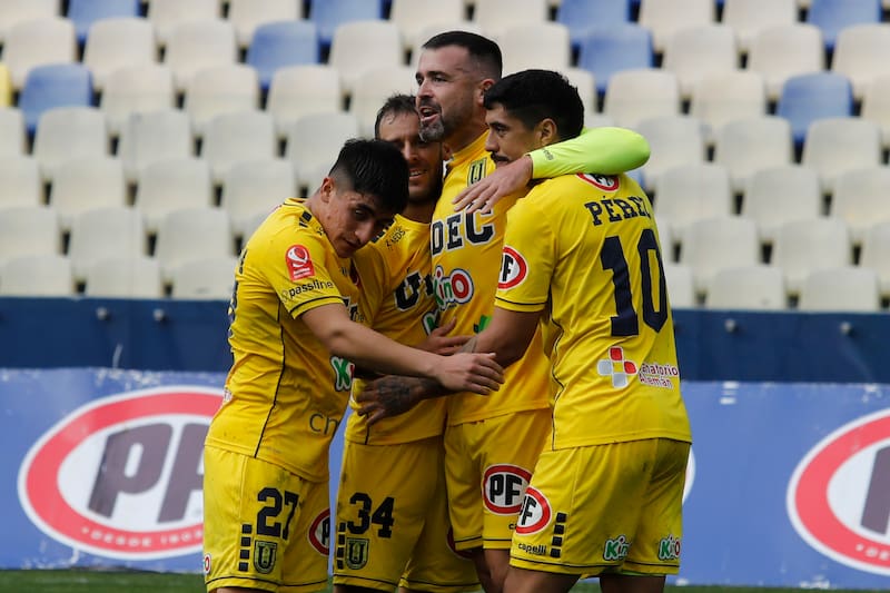 Matías Donoso vistiendo la camiseta de Universidad de Concepción.