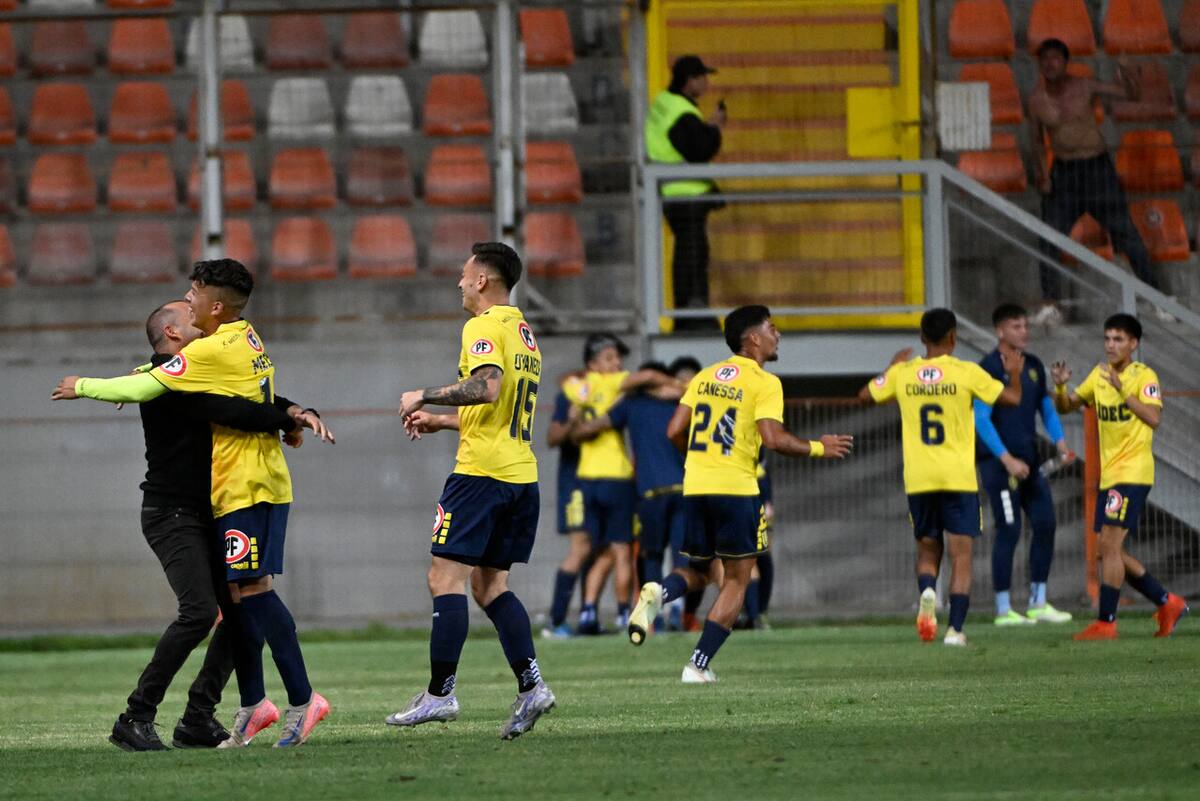 Es puntero a 5 fechas del final de la Primera B. (Foto: Photosport)