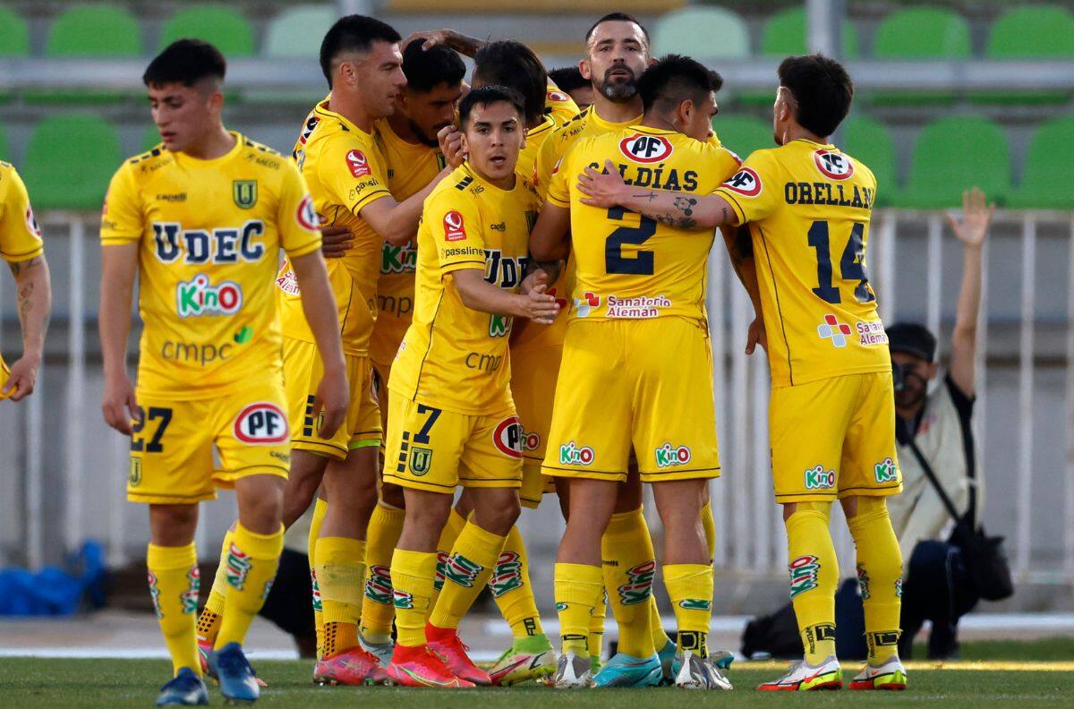 ¿Galáctico? Los petrodólares de la U de Conce fichan a volante argentino de discreta carrera