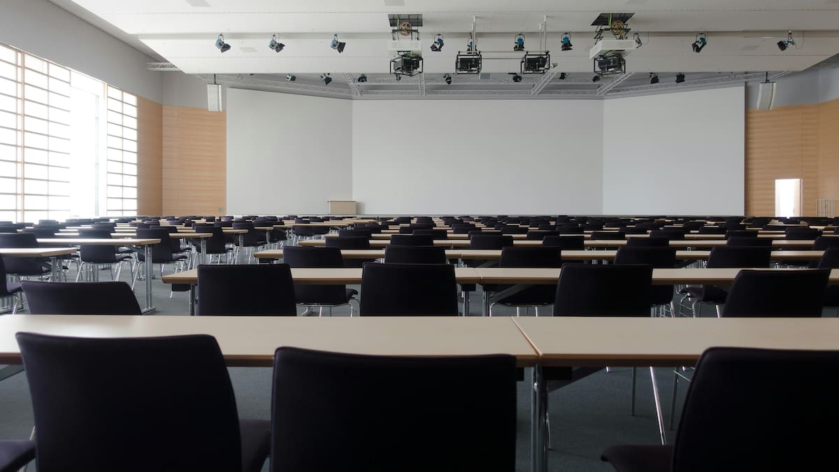 Algunas no están acreditadas: las CINCO universidades chilenas que no exigen puntaje PAES