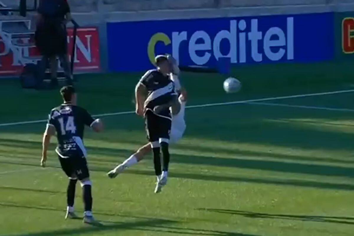 Una violenta acción marcó el partido de Copa entre La Luz y Danubio.