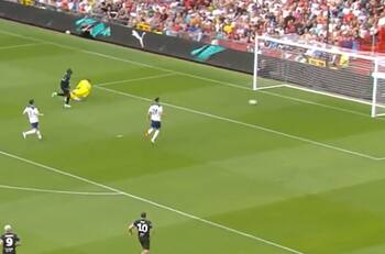 VIDEO | Usain Bolt convirtió un golazo en partido benéfico de la UNICEF