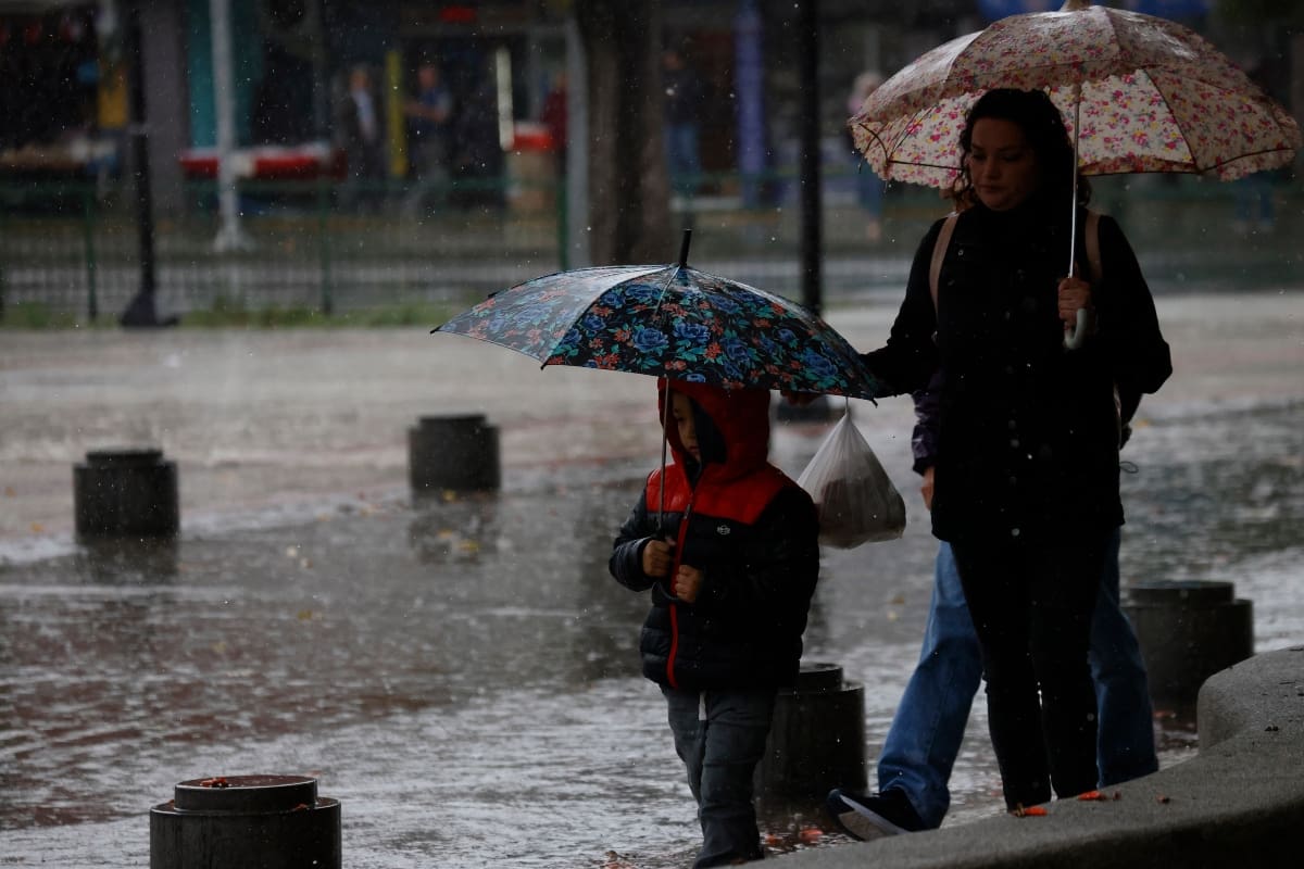 La medida busca evitar el desplazamiento innecesario de escolares en los meses más fríos del año en la zonas más complejas del país.