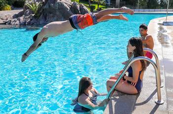 Caja Los Héroes ofrece descuentos en centros vacacionales de Chile: Son ideales para huir del calor