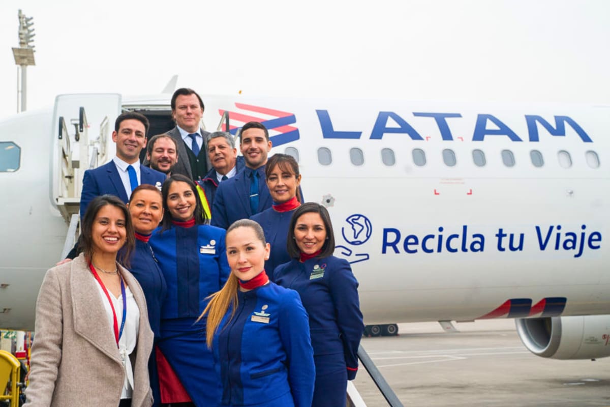 La aerolínea presentó nuevas ofertas laborales en diferentes áreas de sus operaciones.