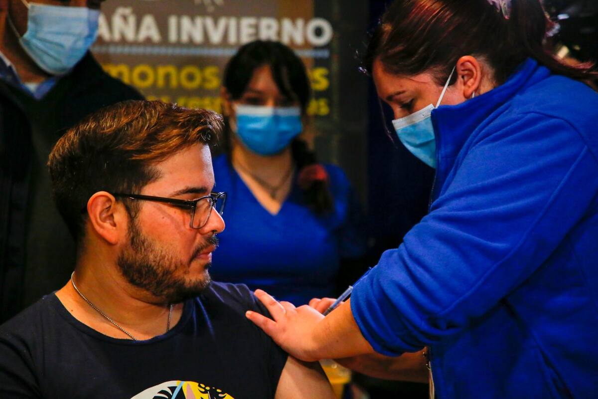 Meteorología Chile pronostica bajas temperaturas durante los próximos días, lo que aumenta el riesgo de contagio del virus.