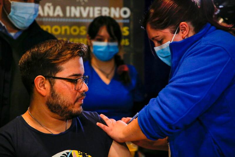 Meteorología Chile pronostica bajas temperaturas durante los próximos días, lo que aumenta el riesgo de contagio del virus.