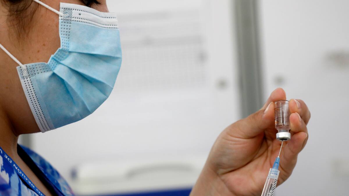 Vacunas GRATIS contra la Influenza y el Covid-19 en el Metro de Santiago: ¿Dónde y en qué horario ir?