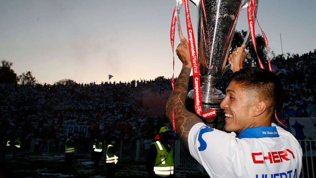 Con breve despedida de Cruzados: Valber Huerta se retira del fútbol tras romper contrato con la UC