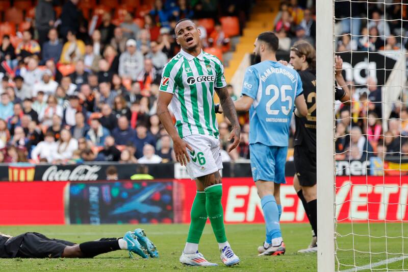 El Betis se llenó de críticas tras la derrota por 4-2 ante el Valencia, colista de LaLiga. (Foto: EFE)