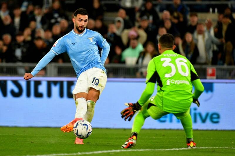 El ex Universidad de Chile le marcó dos goles a la Juventus. Foto: @OfficialSSLazio