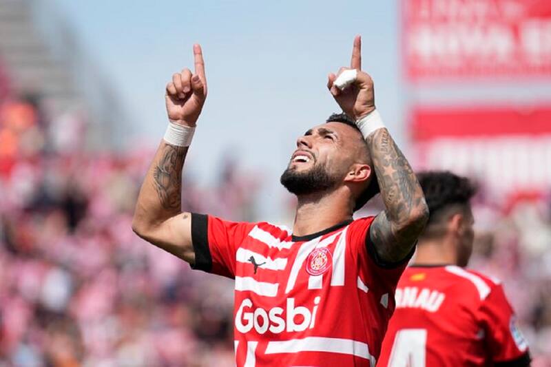 El exdelantero de la U anotó un gol en triunfo de Girona ante Elche.