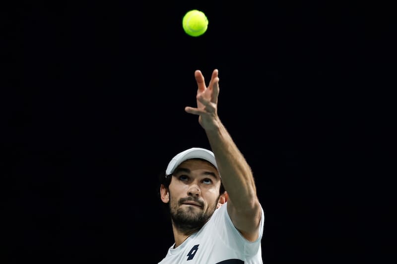 Clasificó a cuartos de final de Masters 1000 de París. EFE