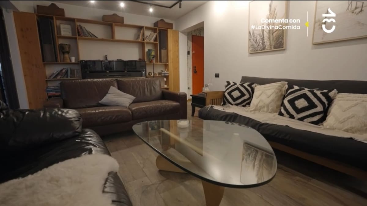 Este es el living de Valentina Saini que pudimos ver en "La Divina Comida".