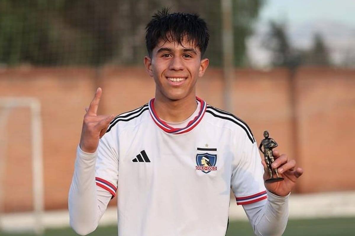 El hijo de Ramón se luce en las inferiores de Colo Colo. Foto: @colocolofutboljoven.