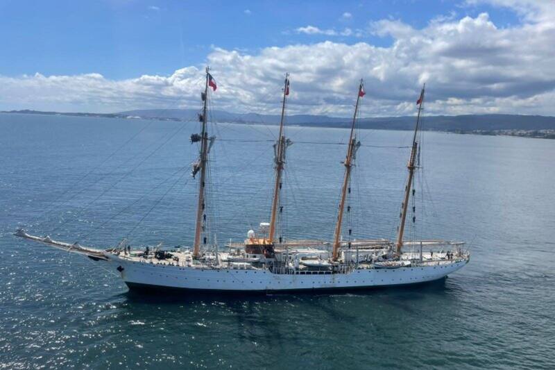 Arribó el histórico buque Escuela Esmeralda.