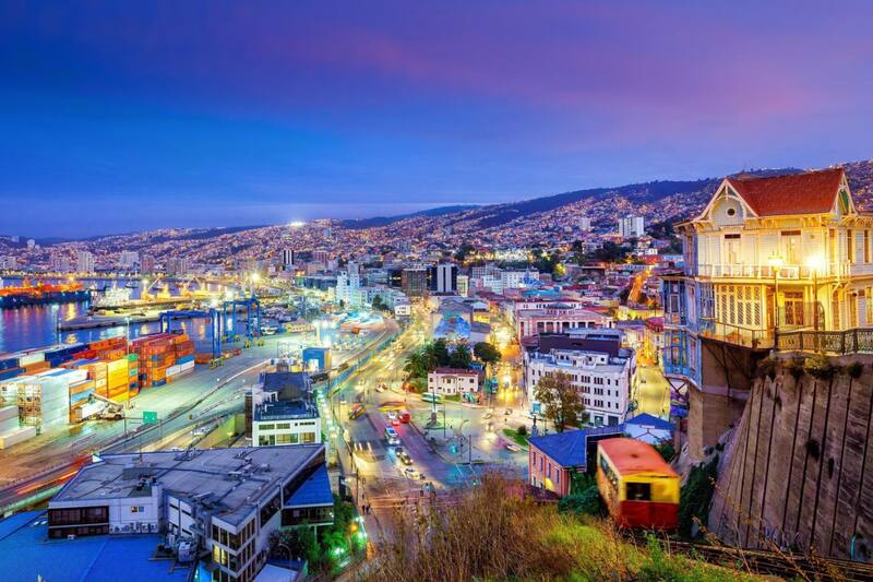 Revisa los panoramas y alojamientos que tiene disponibles Valparaíso en esta temporada estival.