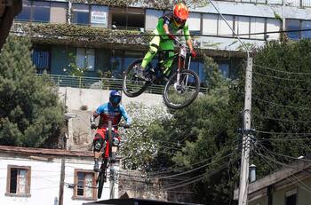 Cerro Abajo en Valparaíso: Conoce los detalles de la adrenalínica competencia de mountain bike