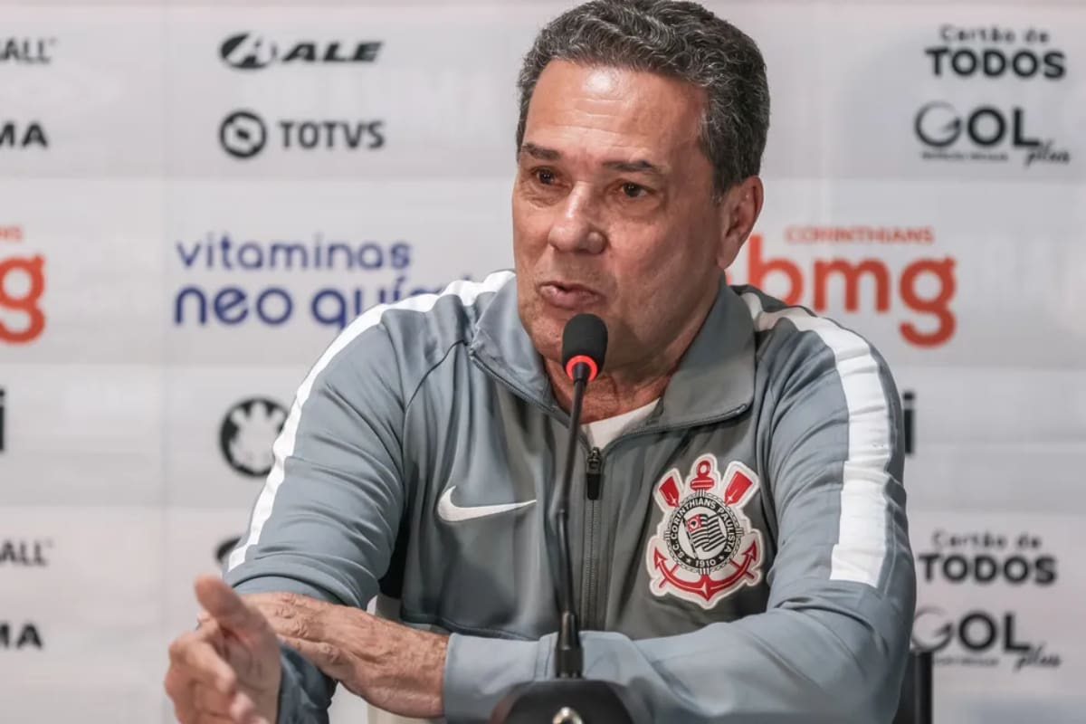 Vanderlei Luxemburgo ganaba cerca de 90 millones de pesos mensuales en Corinthians.
