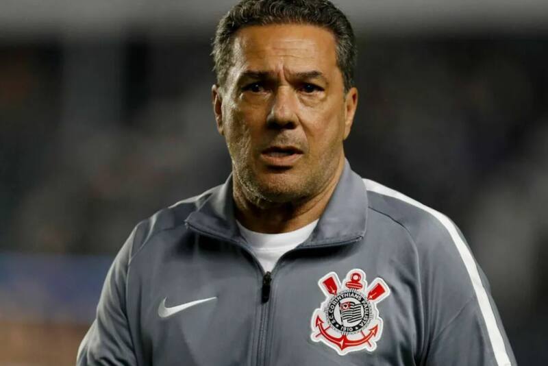 Vanderlei Luxemburgo dejó malas impresiones en su último paso por Corinthians.