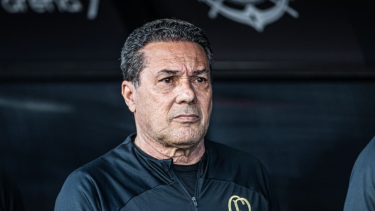 “Entrenador anticuado”: Desde Brasil lanzan dura advertencia a Colo Colo por Vanderlei Luxemburgo
