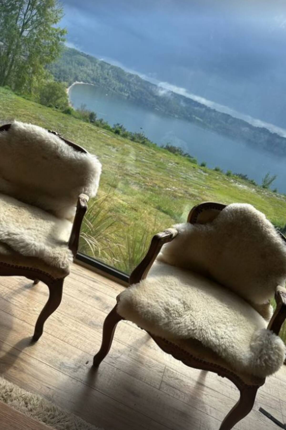 Vanesa Borghi mostró el decorado rústico de su casa.