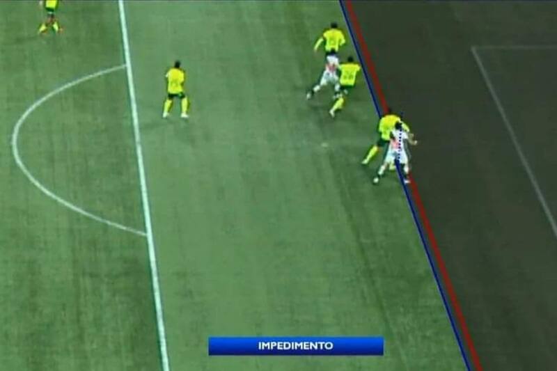 Tras una revisión en el VAR, se anuló un gol que legítimamente había marcado el conjunto de Gary Medel.