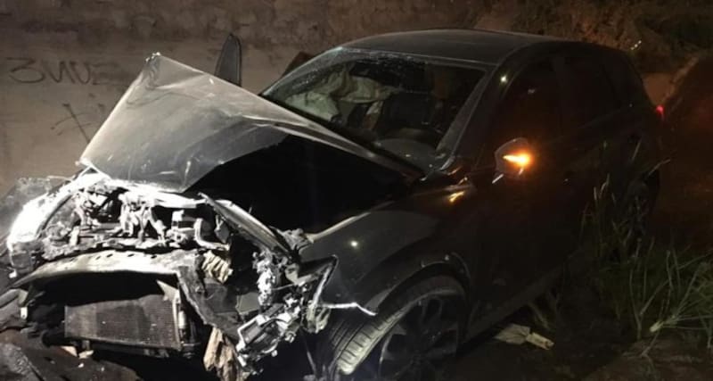 Así quedó el auto de Benjamín Vidal tras chocar en 2019, cuando era jugador de la UC.