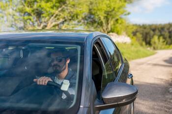 Esta práctica que muchos conductores realizan podría destruir tu auto