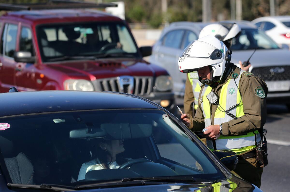 Conductores que ignoren esta señal arriesgan multas de más de $200.000 y la suspensión de la licencia de conducir