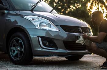 ¿Lavas tu auto en la calle? Esta es la cuantiosa multa que deberás pagar si eres fiscalizado