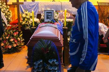 GALERÍA | La U de luto: el velorio del Doctor René Orozco