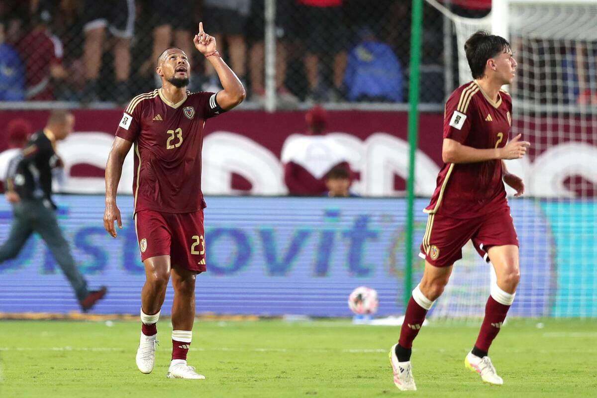 por la fecha 15 de las Eliminatorias Sudamericanas. Foto: EFE.