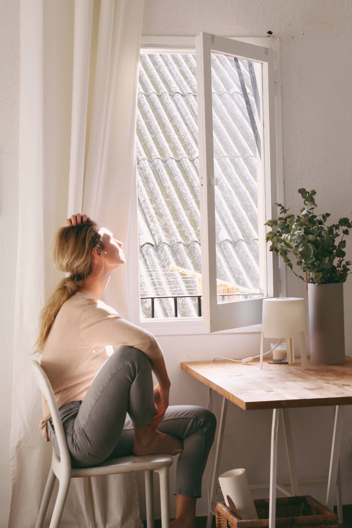 De manera frecuente abre ventanas y puertas para tener más oxígeno. Créditos: Pexels