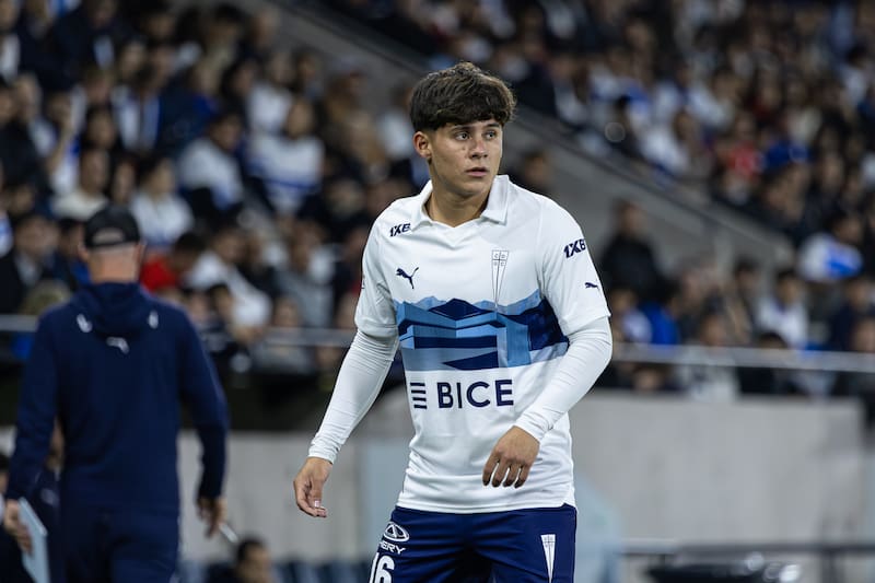 En su debut por Universidad Católica. Foto: Felipe Escobedo/En Cancha.
