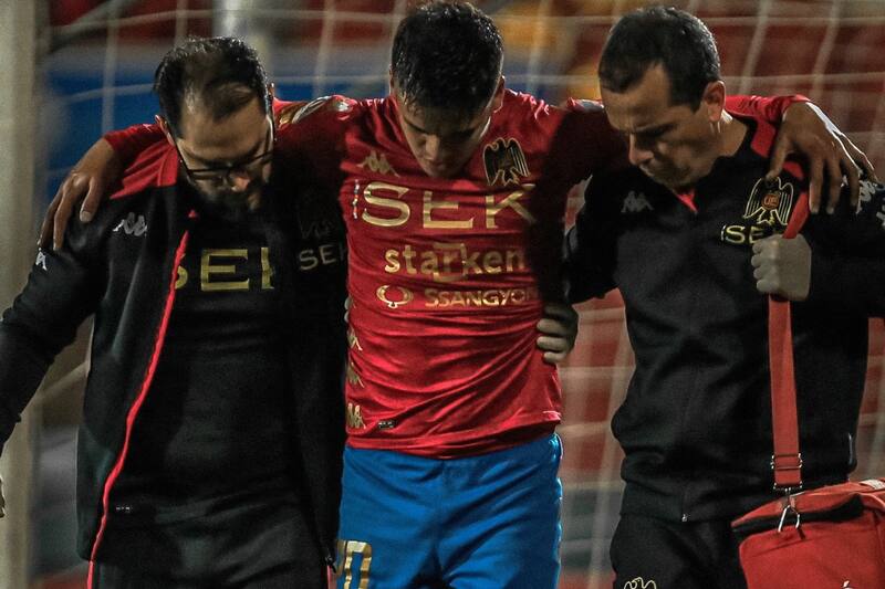 El joven delantero de Unión Española sufrió una grave lesión en el partido ante Curicó Unido.