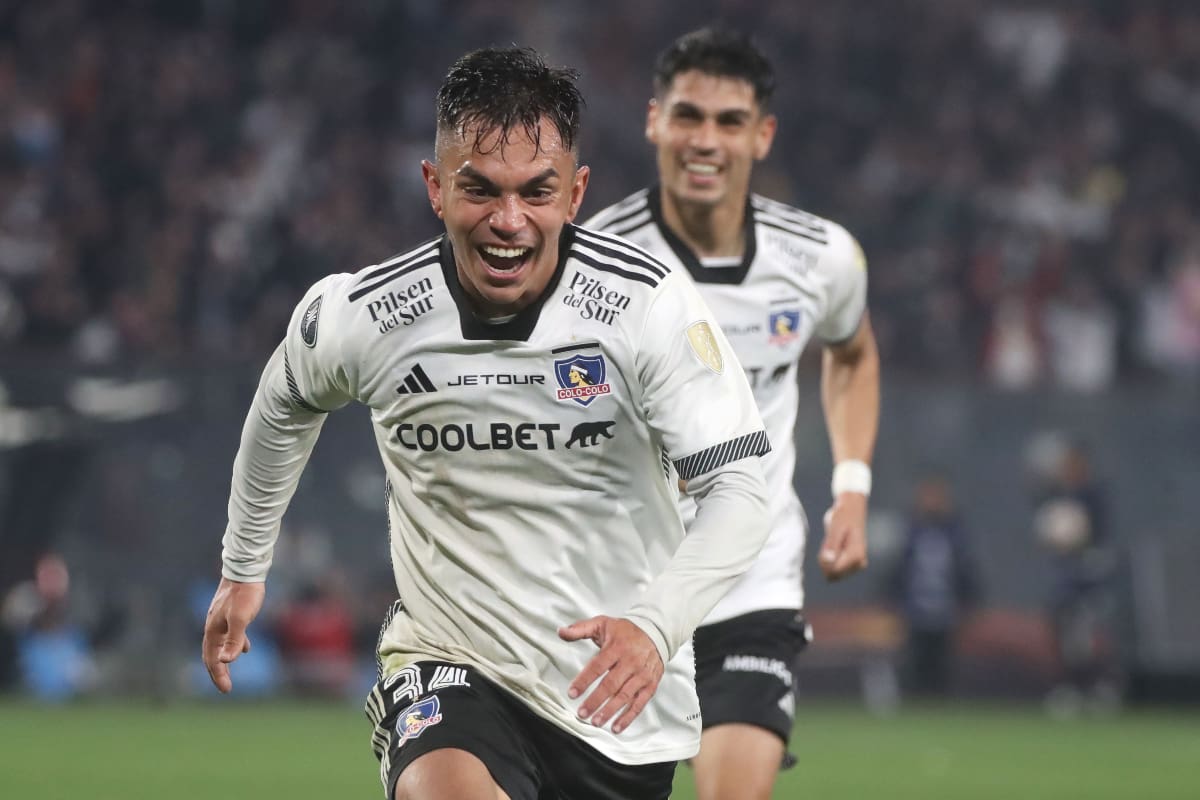 Vicente Pizarro celebrando su gol ante Junior de Barranquilla por Copa Libertadores