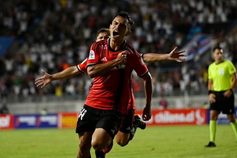celebrando su gol ante Magallanes en la final de la Copa Chile (Foto: Photosport)