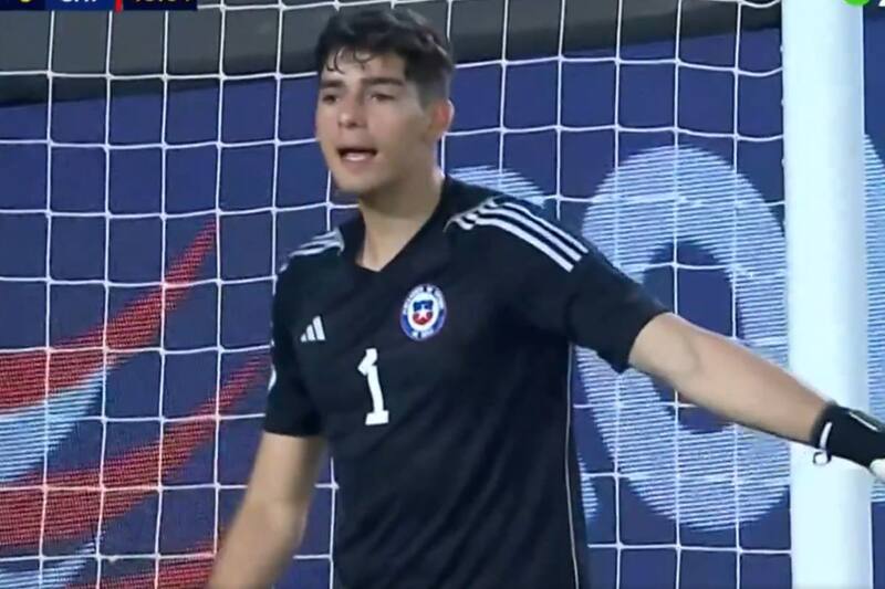 El arquero estuvo soberbio para evitar la apertura de la cuenta de Uruguay.