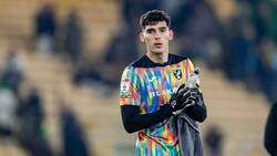 Vicente Reyes se gana todos los elogios de su nuevo DT pero igualmente podría partir