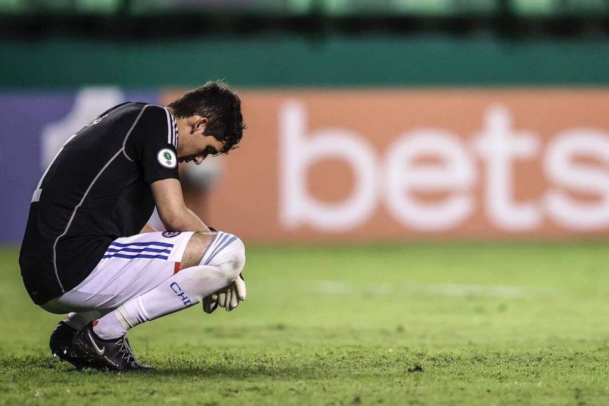 defendiendo el arco de La Roja.