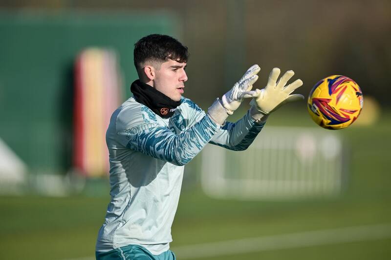 El portero chileno entrenando en el Norwich City.