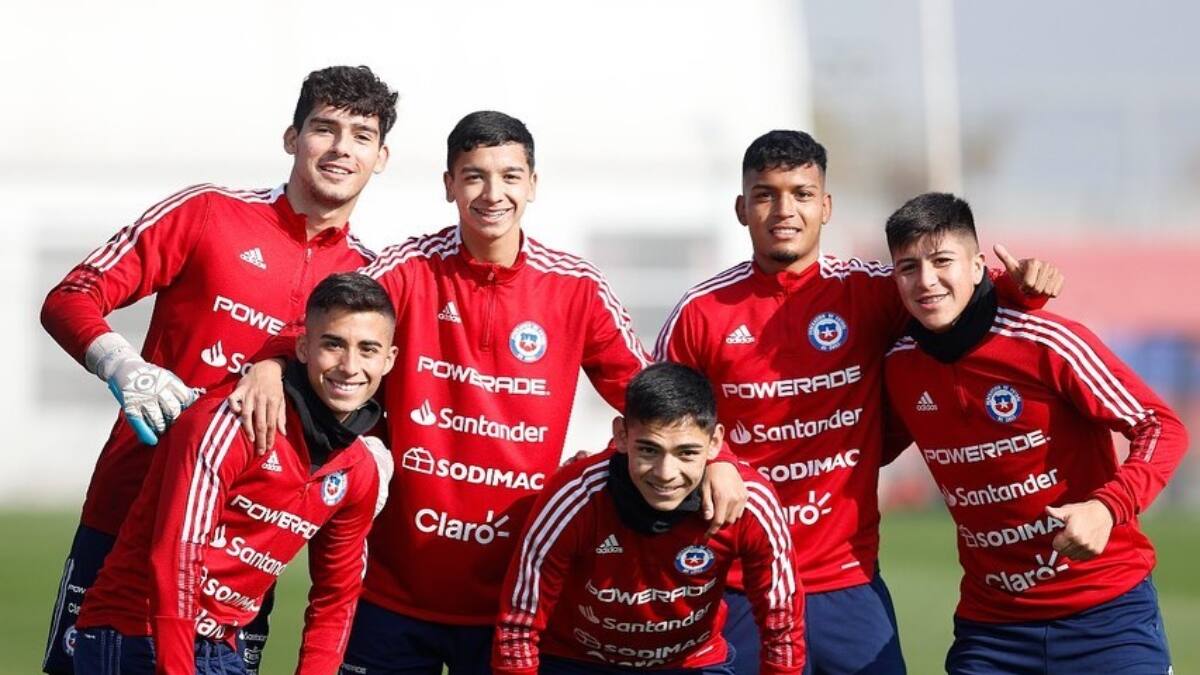 Estancado: el joven seleccionado chileno que quiso Colo Colo y ahora no juega un partido hace 4 meses