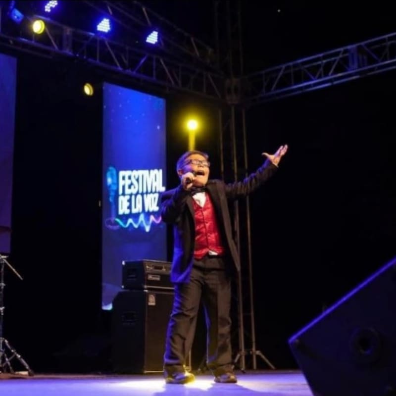 tiene 11 años de edad