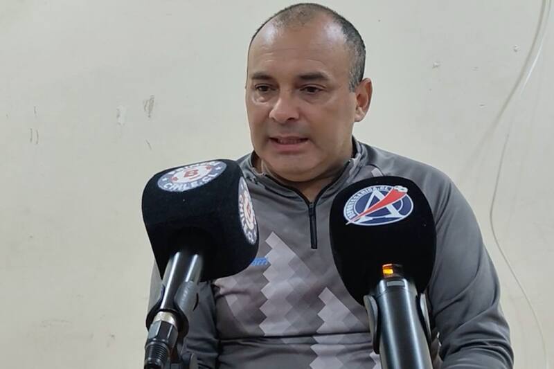 critica las decisiones administrativas del club