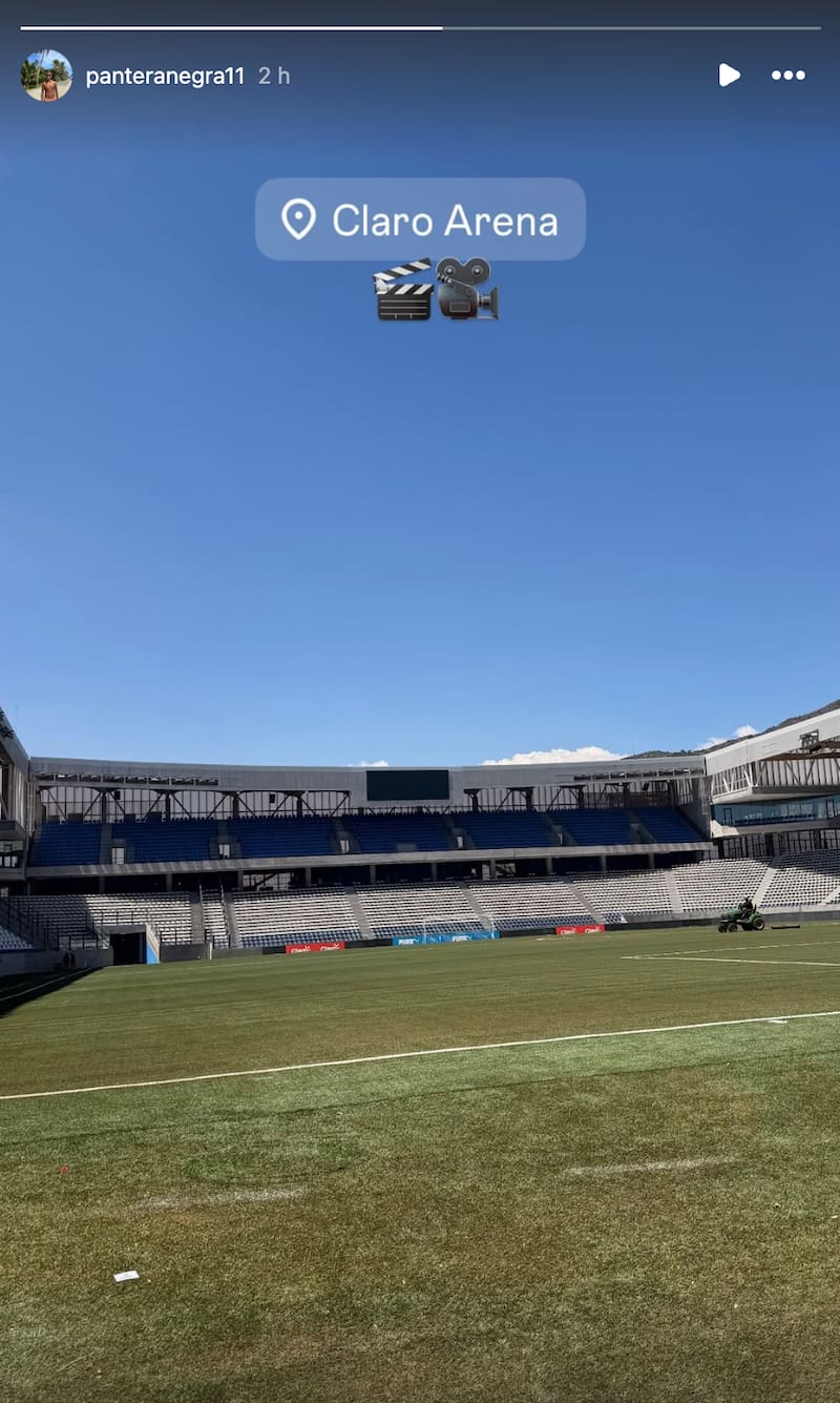El jugador grabando en el Claro Arena.