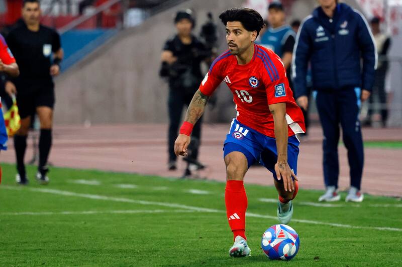 Victor Dávila es comparado con Iván Zamorano.