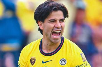 En su peor momento: hinchas estallan contra Víctor Dávila y piden su salida