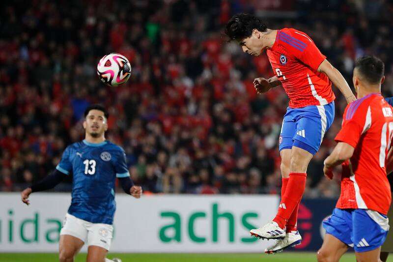 Víctor Dávila en el segundo gol contra Paraguay Foto: Aton.