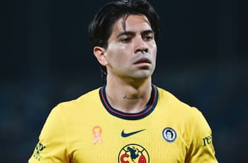 Víctor Dávila, humillado y con un pie afuera del América